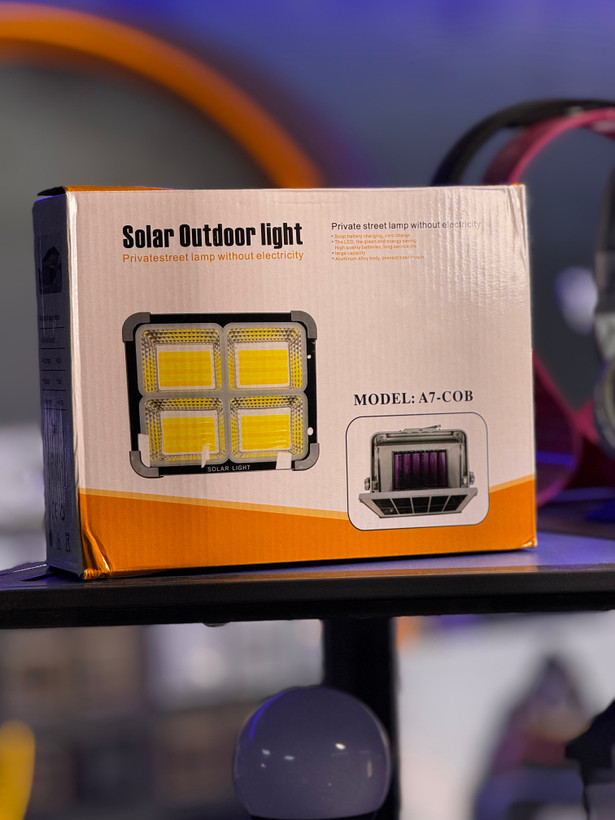 چراغ خورشیدی مدل SOLAR LED LIGHT ظرفیت ۳۰۰ وات با درجه حفاظت IP66